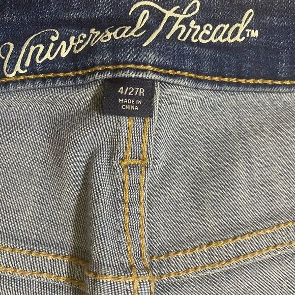 Universal Thread high rise distressed/deconstructed jegging in size 4/27R - Picture 13 of 14
